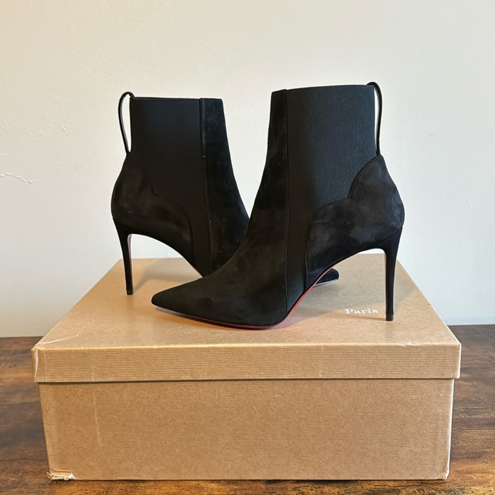 Chelsea Chick suede ankle boots